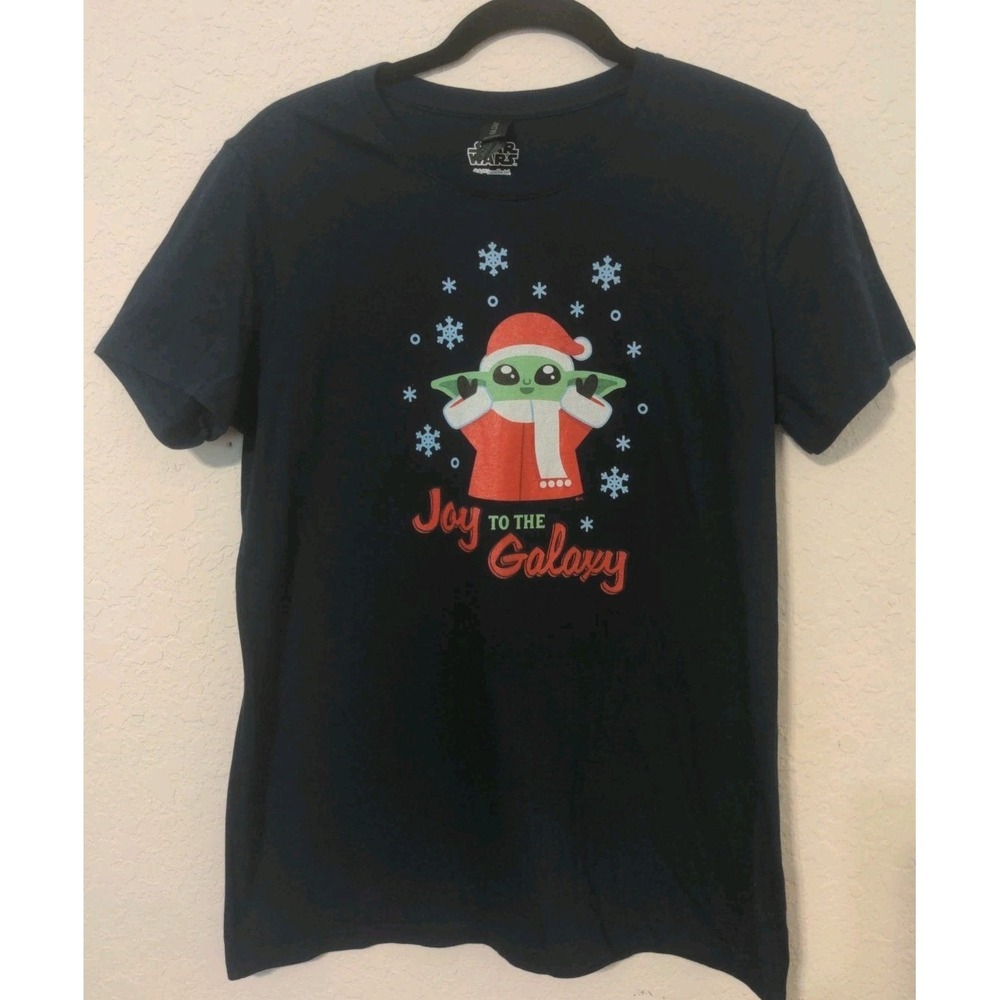 Star Wars Women's Yoda Christmas T-shirt. Size S NWOT
